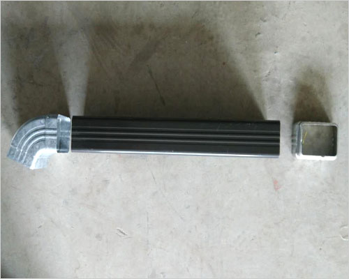 方形雨管以金属为原材料,为建筑带来了强烈的表现力,其发挥空间广阔,可以根据不同的色彩进行选择.